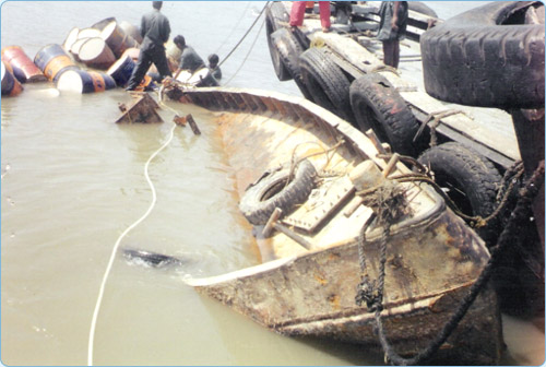 Salvage in the main channel to Mumbai Port